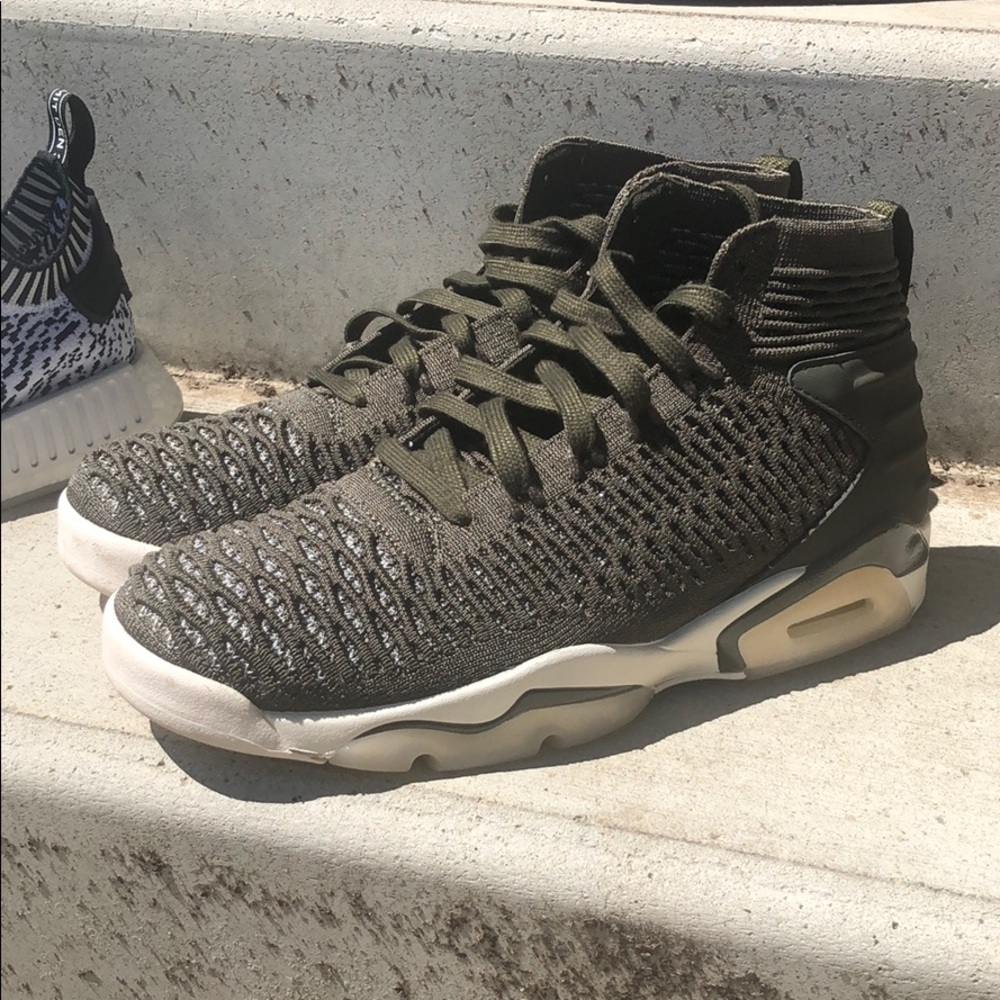 Jordan Elevation 23